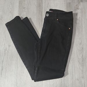 CAbi Women's Black Skinny Jeans